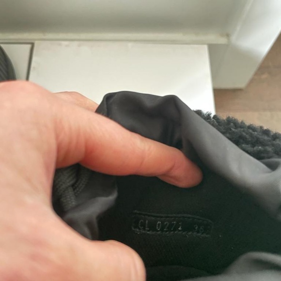 Louis Vuitton Shearling Boots - Picture 5 of 5